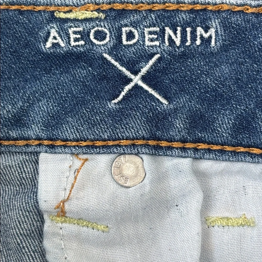 Vintage Y2K Shorts American Eagle Cut Off Jeans Midi Distressed Ripped Size 6